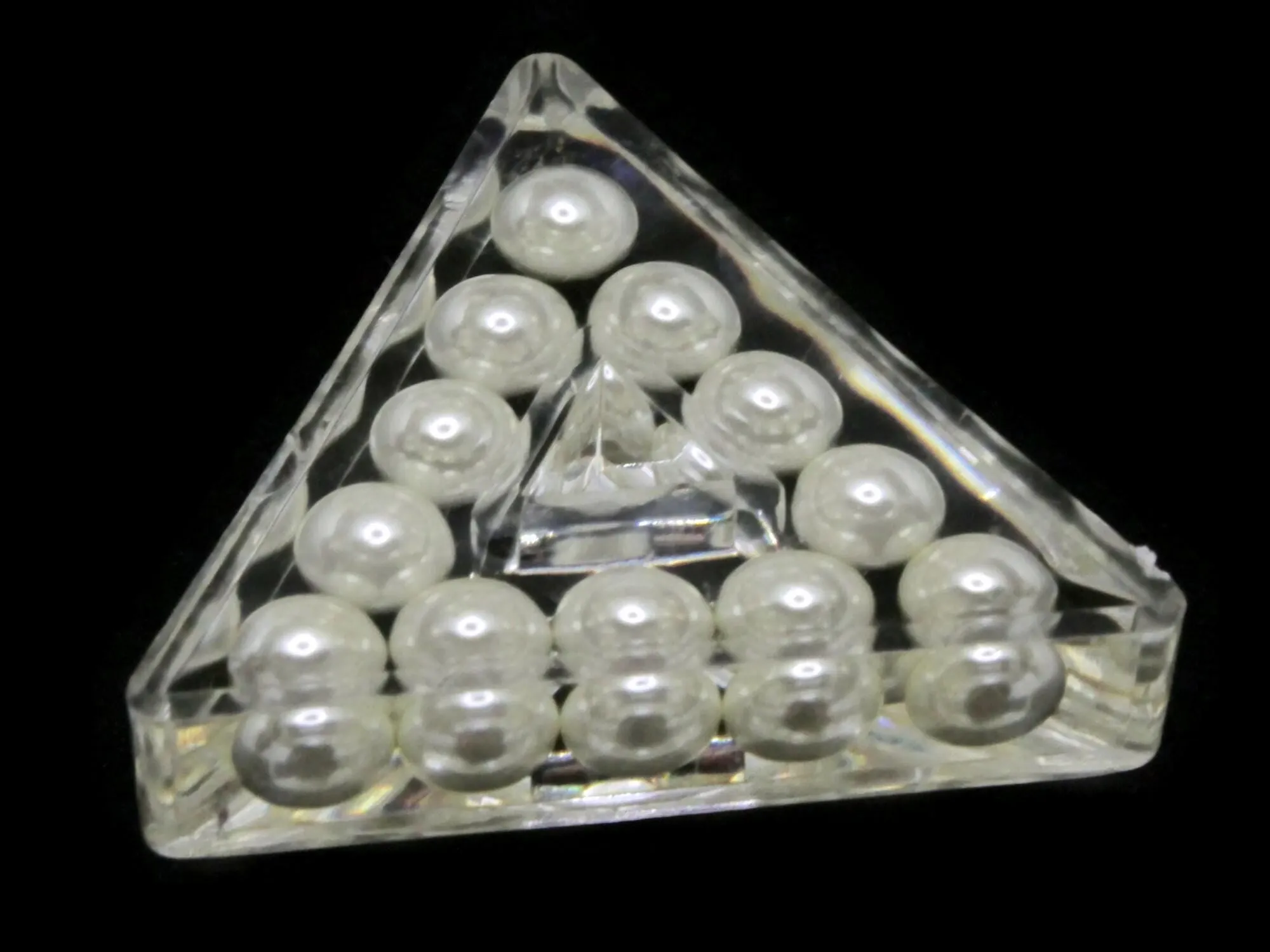 28mm White Pearl Filled Clear Triangle Resin Pendants