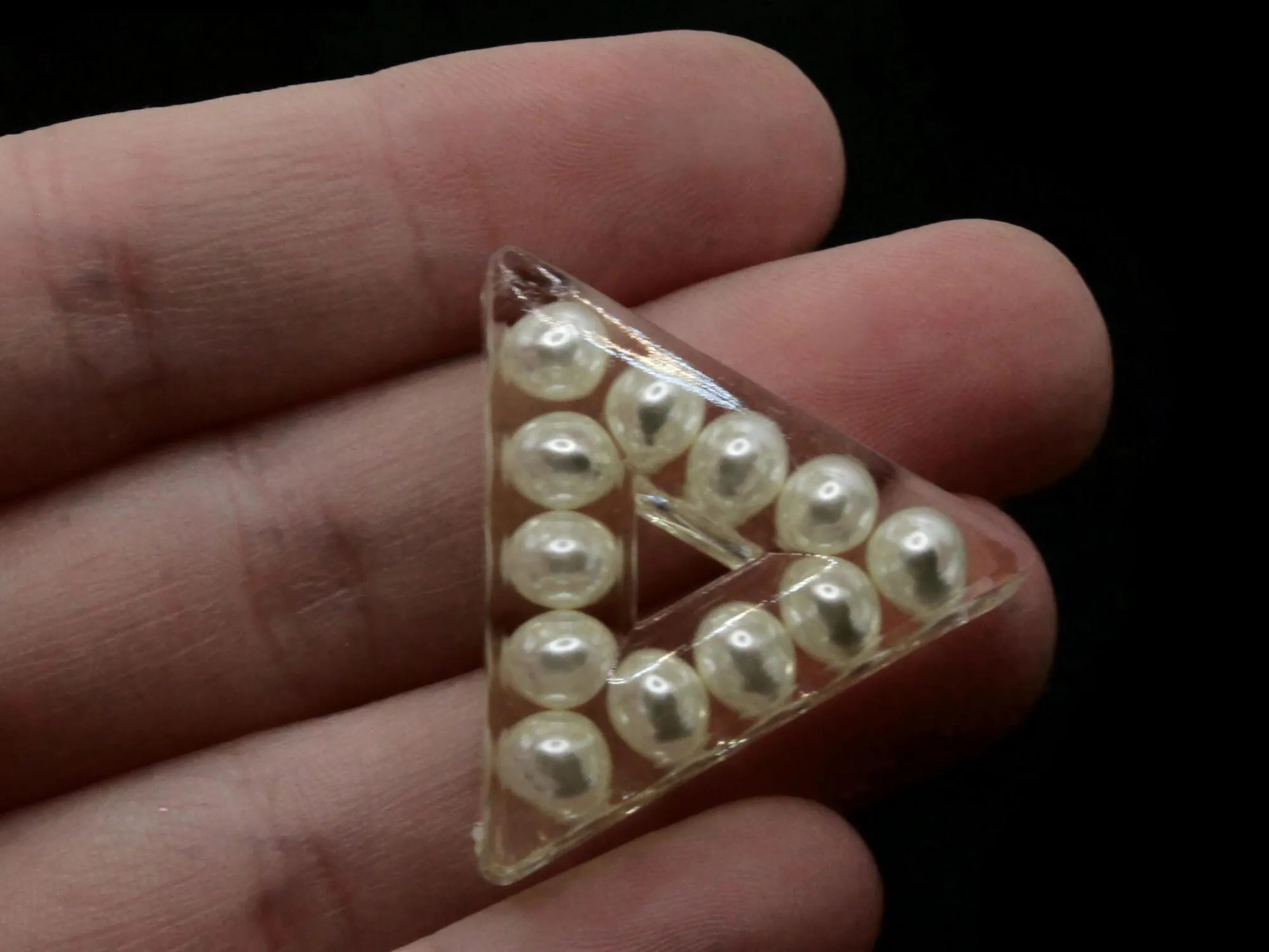 28mm White Pearl Filled Clear Triangle Resin Pendants