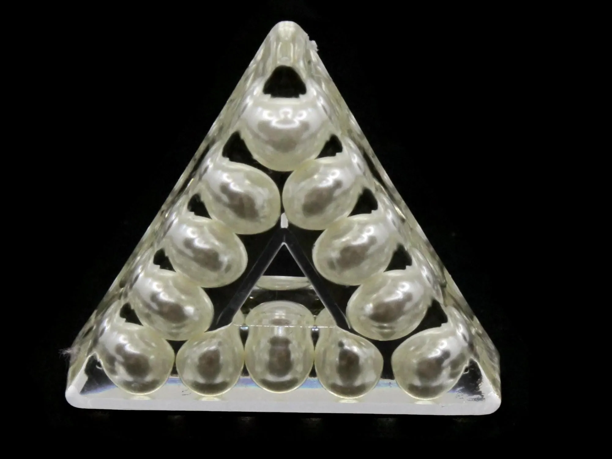 28mm White Pearl Filled Clear Triangle Resin Pendants