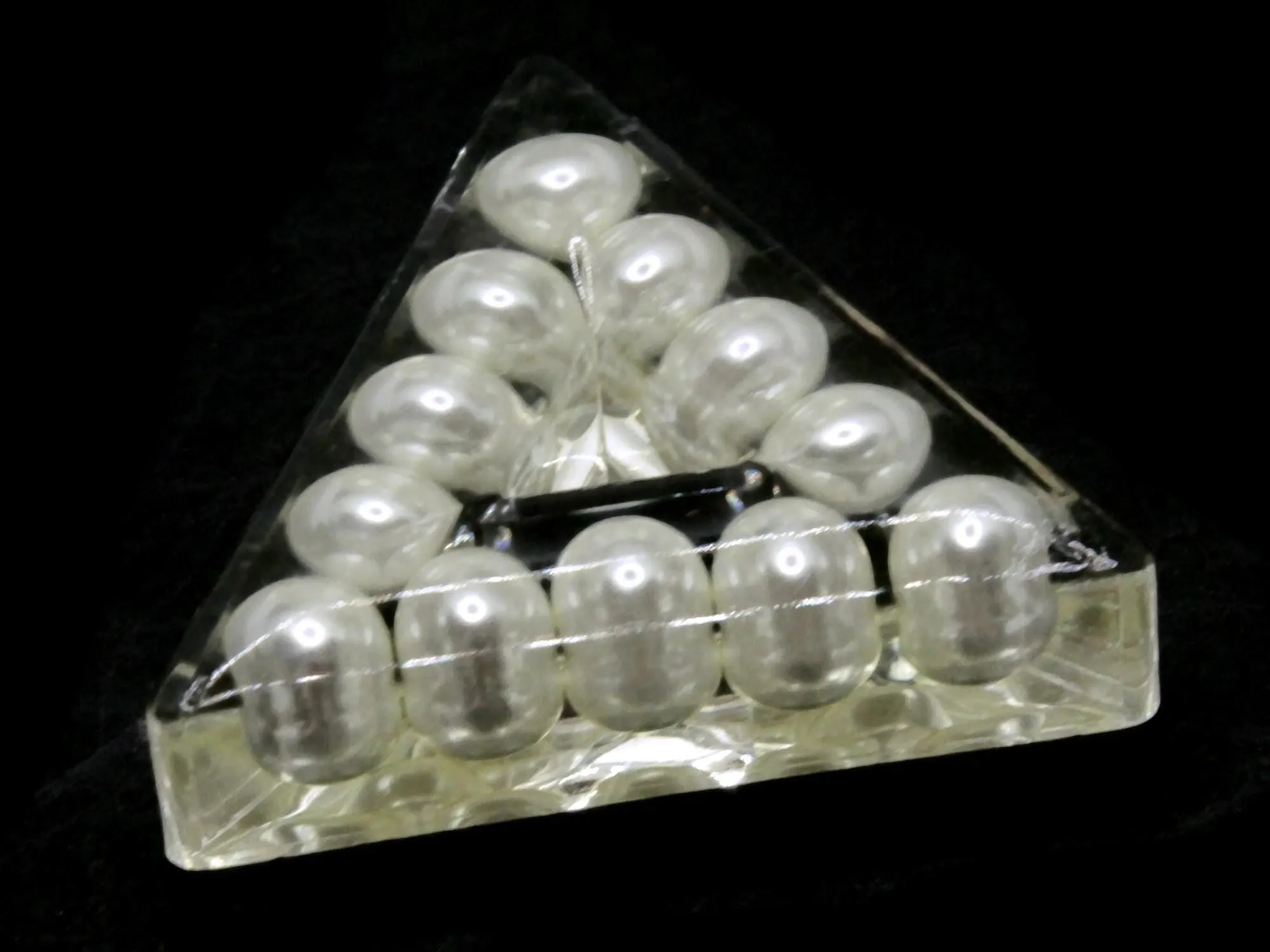 28mm White Pearl Filled Clear Triangle Resin Pendants