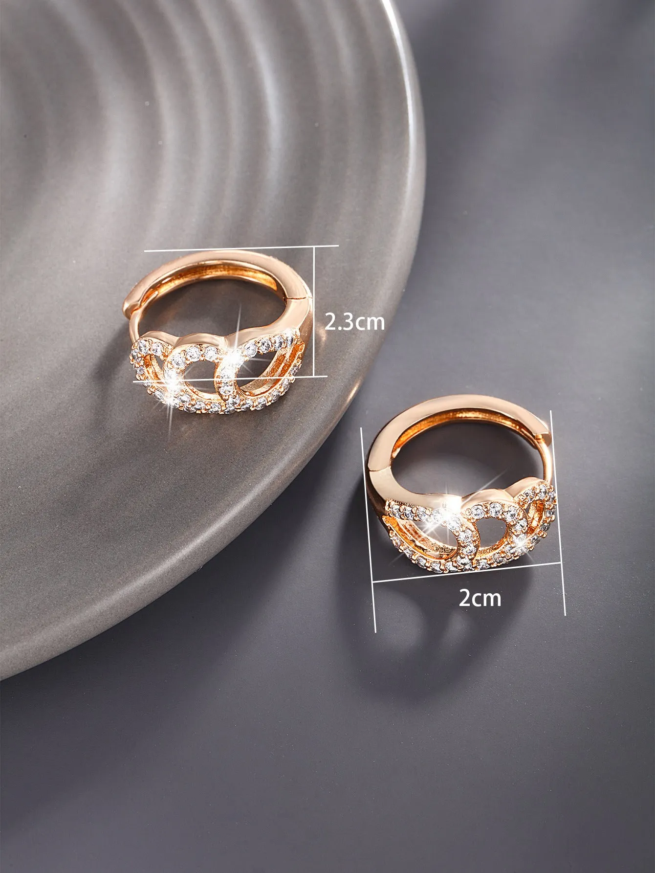 Jewelry earrings, high-end earrings, fashionable and elegant earrings for women