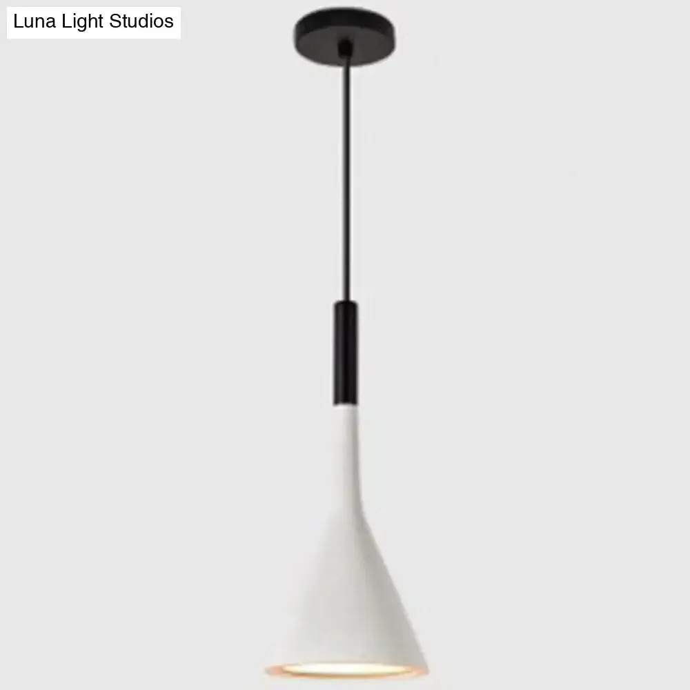 Nordic Modern Resin Tapered Hanging Light - Stylish 1-Light Restaurant Pendant Lamp