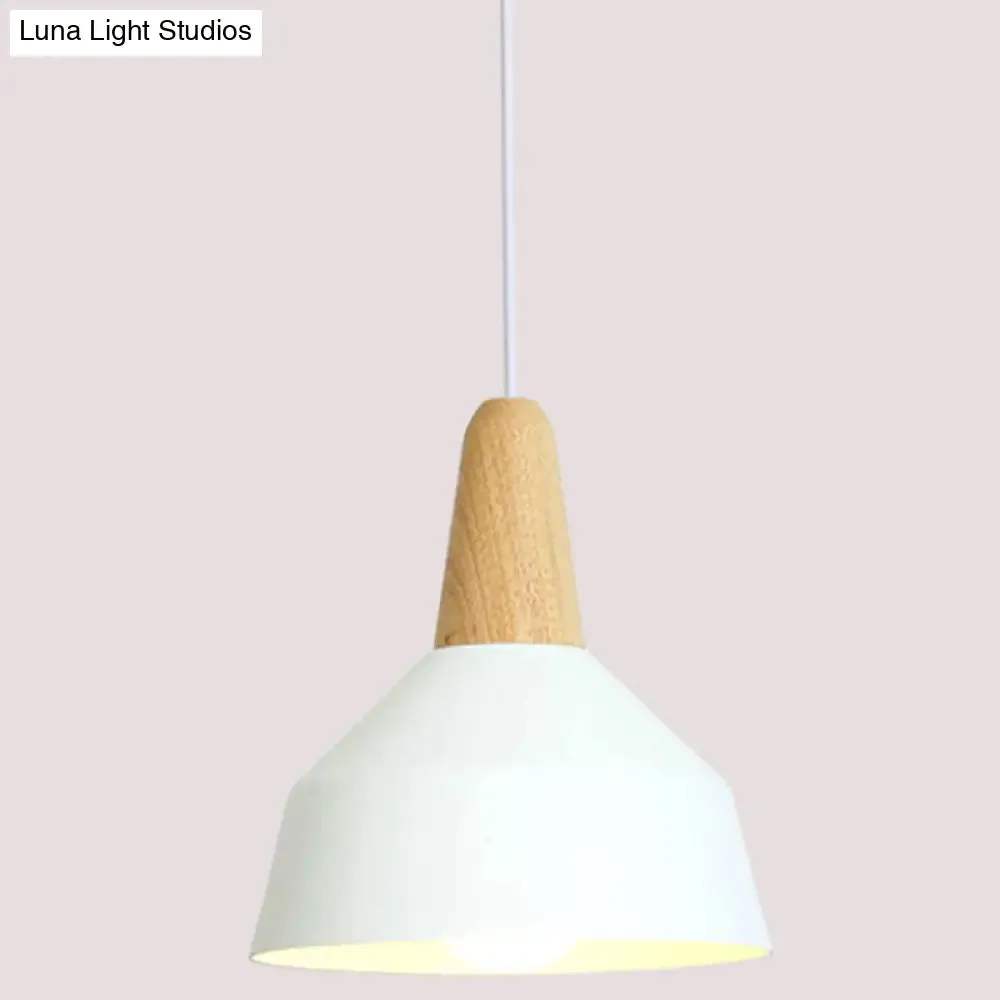 Nordic Style Metal Hanging Pendant Lamp with Wooden Top - Ideal for Restaurants