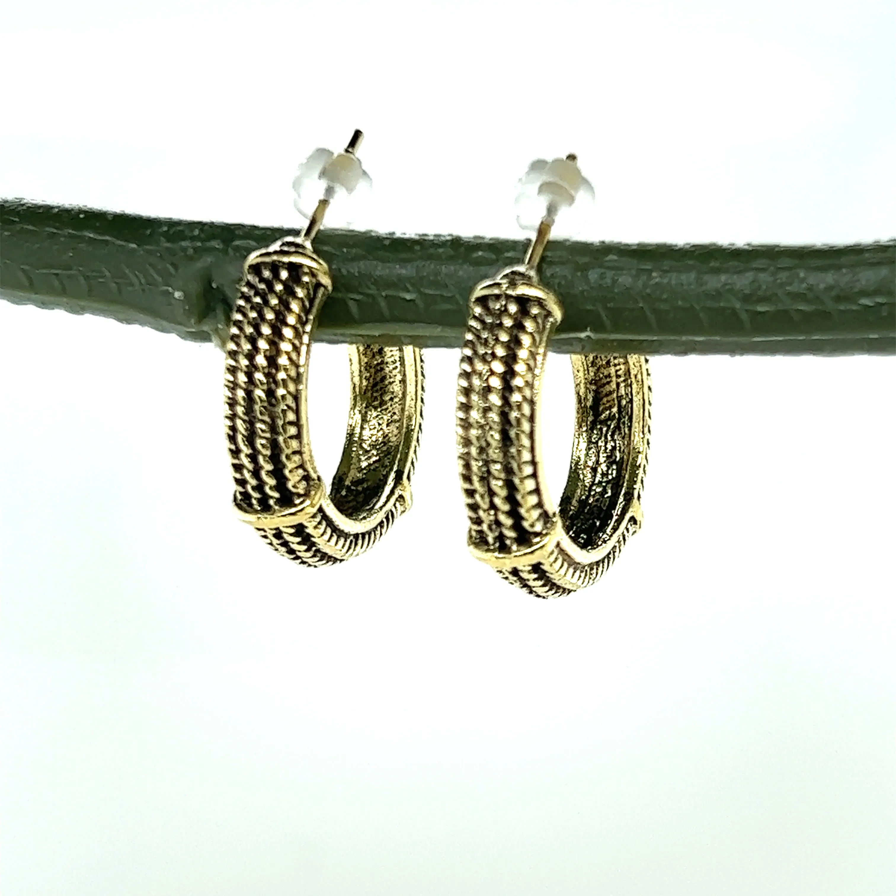 Rustic Rope Small Metal Hoops