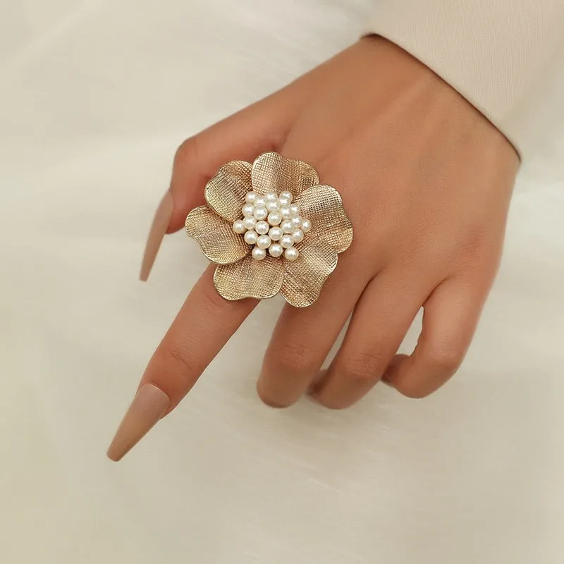 TEEK - Particular Big Flower Rings