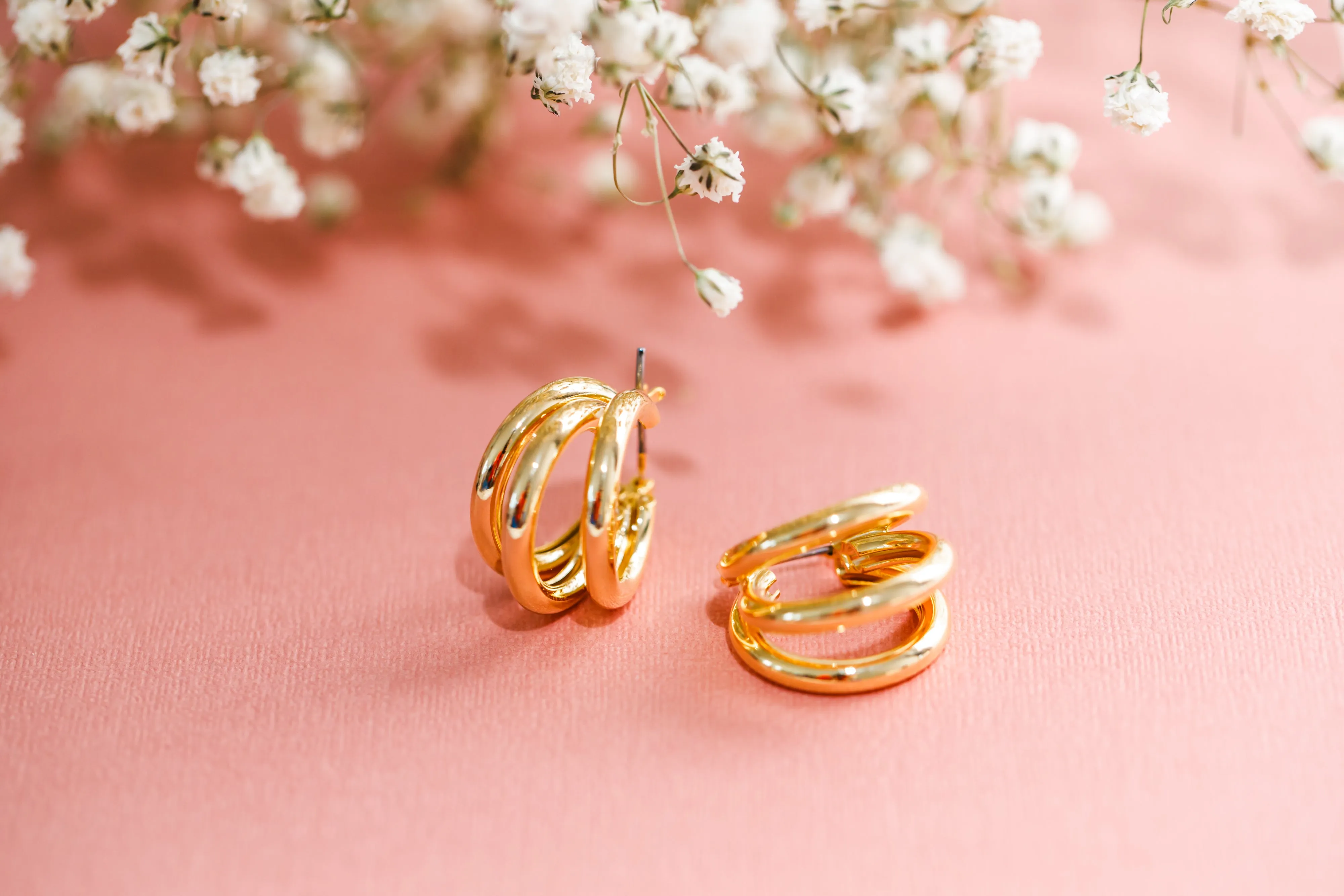 triple hoops { gold }