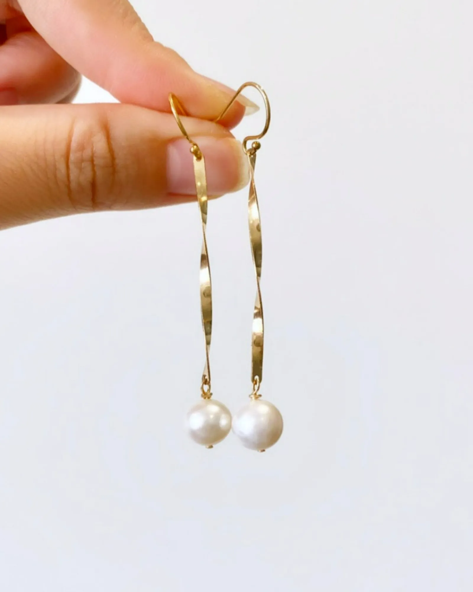 Wavy Bar Pearl Earrings